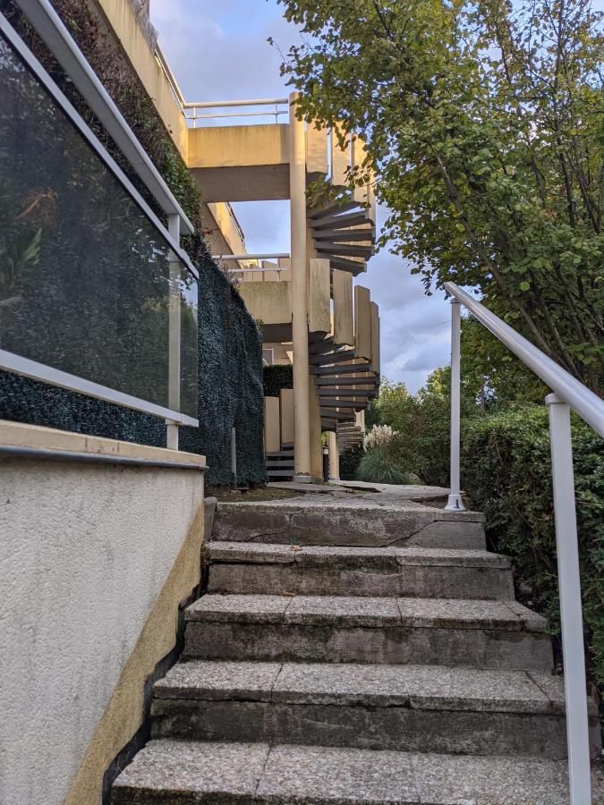 L Escale Entre Disney Et Paris Villiers-sur-Marne Buitenkant foto